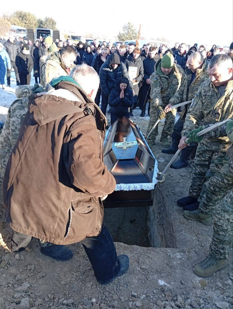 320 днів вважався зниклим безвісти: на Волині в останню путь провели Героя Ігоря Бурка