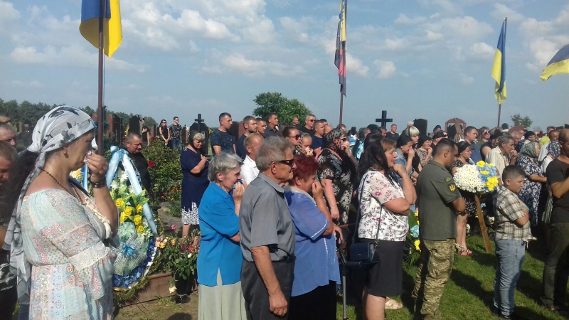 Люблячий чоловік, тато і вірний товариш: на Волині попрощалися з Героєм Сергієм Мельничуком