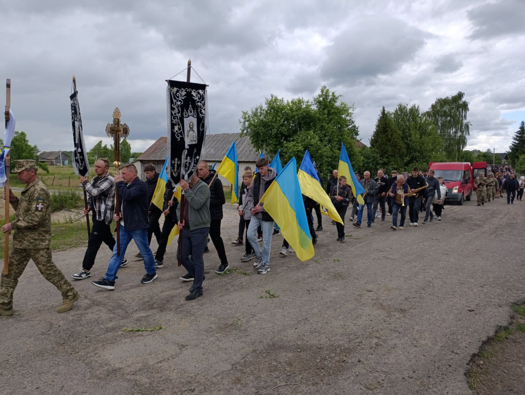 Майже 2 роки рідні жили вірою та надією: на Волині поховали Героя Володимира Віннічука, який довгий час вважався зниклим безвісти
