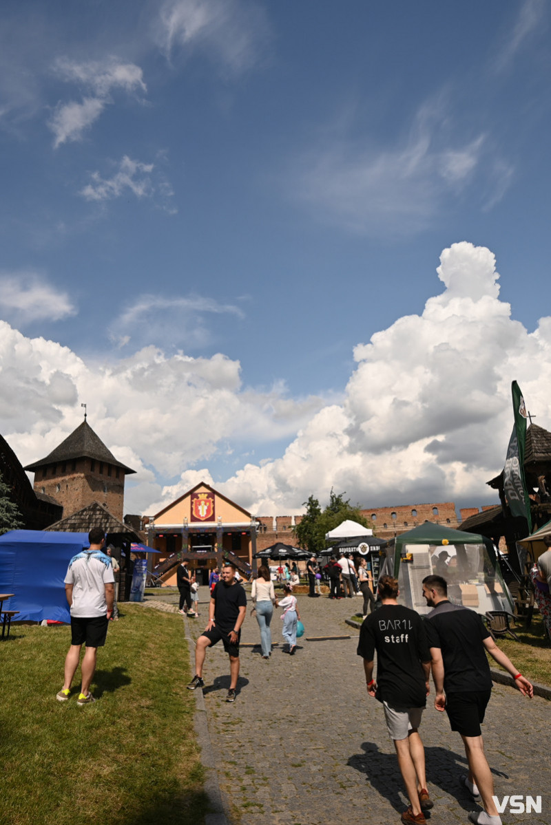 Вперше в Україні: у Луцьку проходить масштабний «ЛЮБАRТ FEST». ФОТОРЕПОРТАЖ