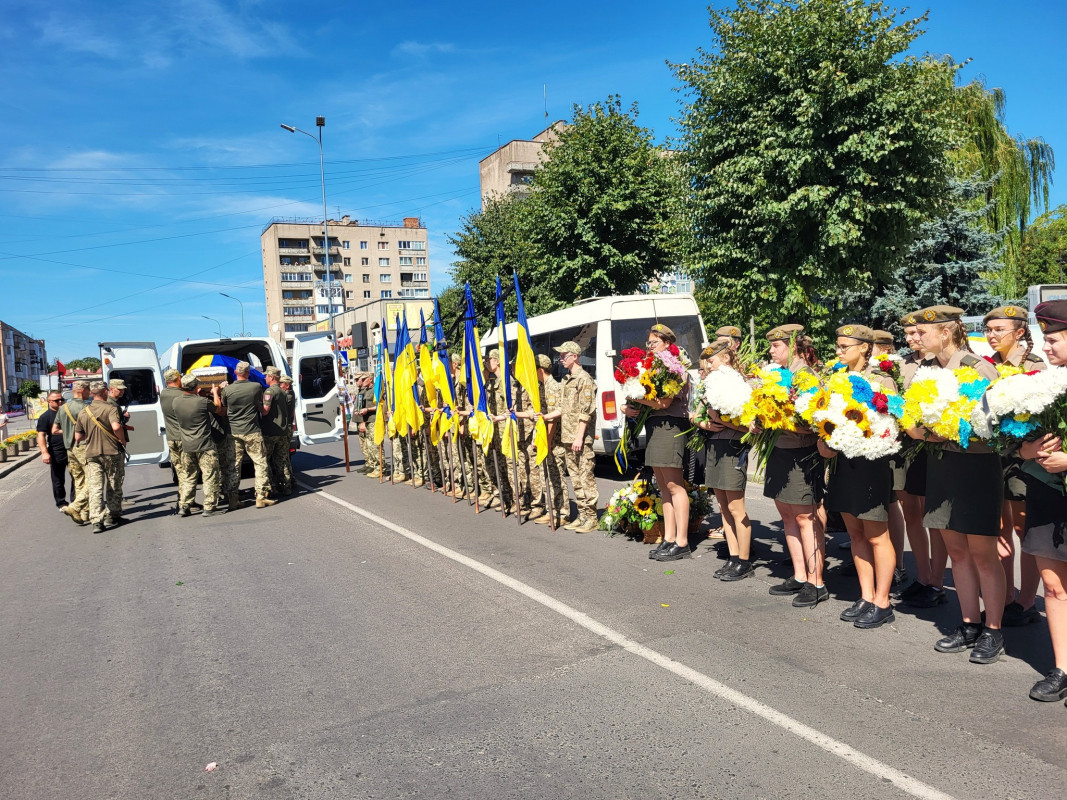 Йому було лише 35: на Волині попрощалися із загиблим Героєм Сергієм Скороходом