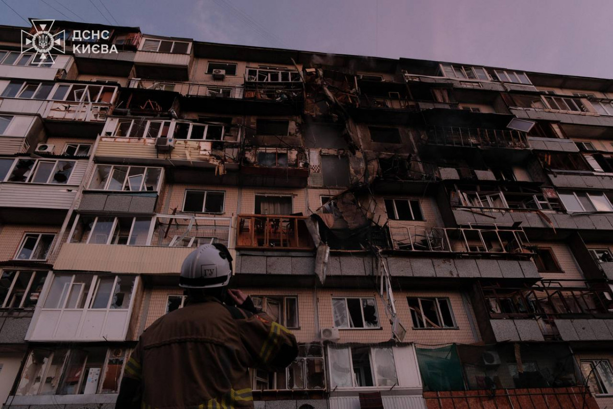 Атака на Київ дронами та ракетами: є загиблі та десятки поранених, серед них діти