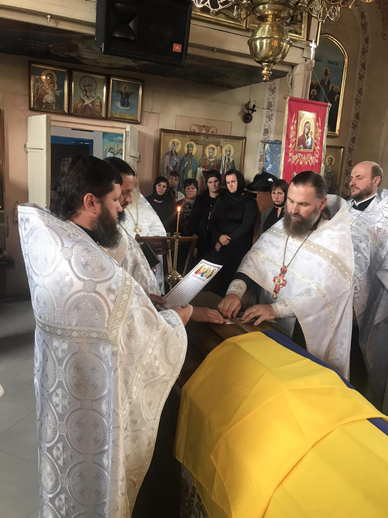 Загинув понад півтора року тому: на Волині в останню путь провели Героя Степана Приймака