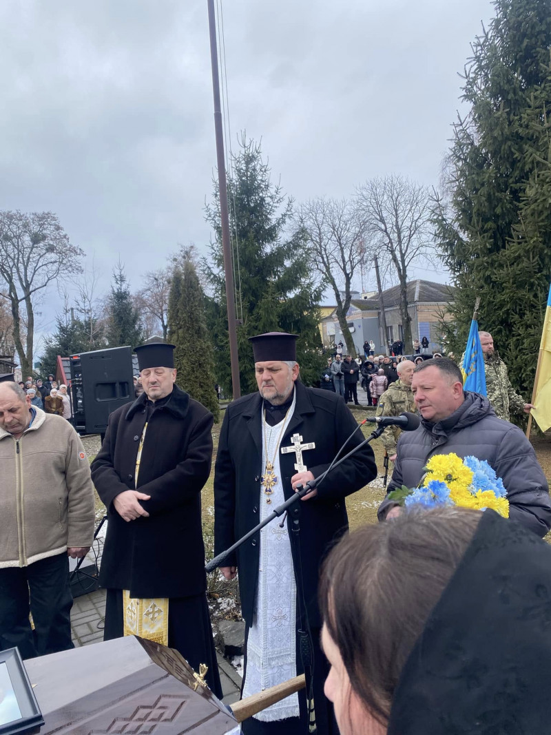 Понад рік вважався зниклим безвісти: У Луцькому районі попрощалися з Героєм Олександром Юрчуком