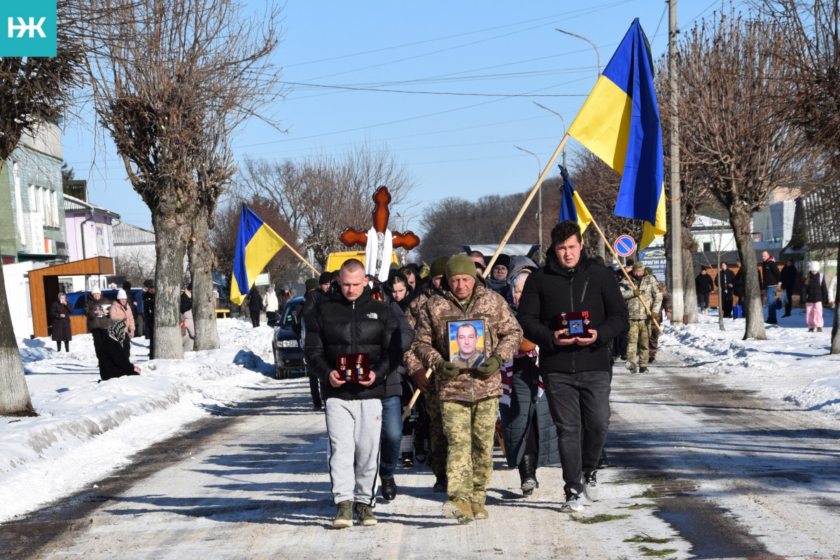 Осиротіли донечка і син: на Волині попрощалися із 43-річним Героєм Віктором Веремійчиком
