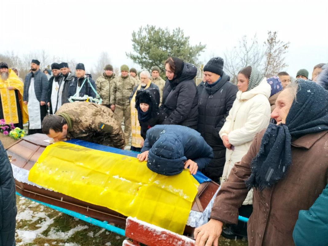 Місяць вважався безвісти зниклим: на Волині попрощалися із загиблим гранатометником Миколою Міськом. Фото