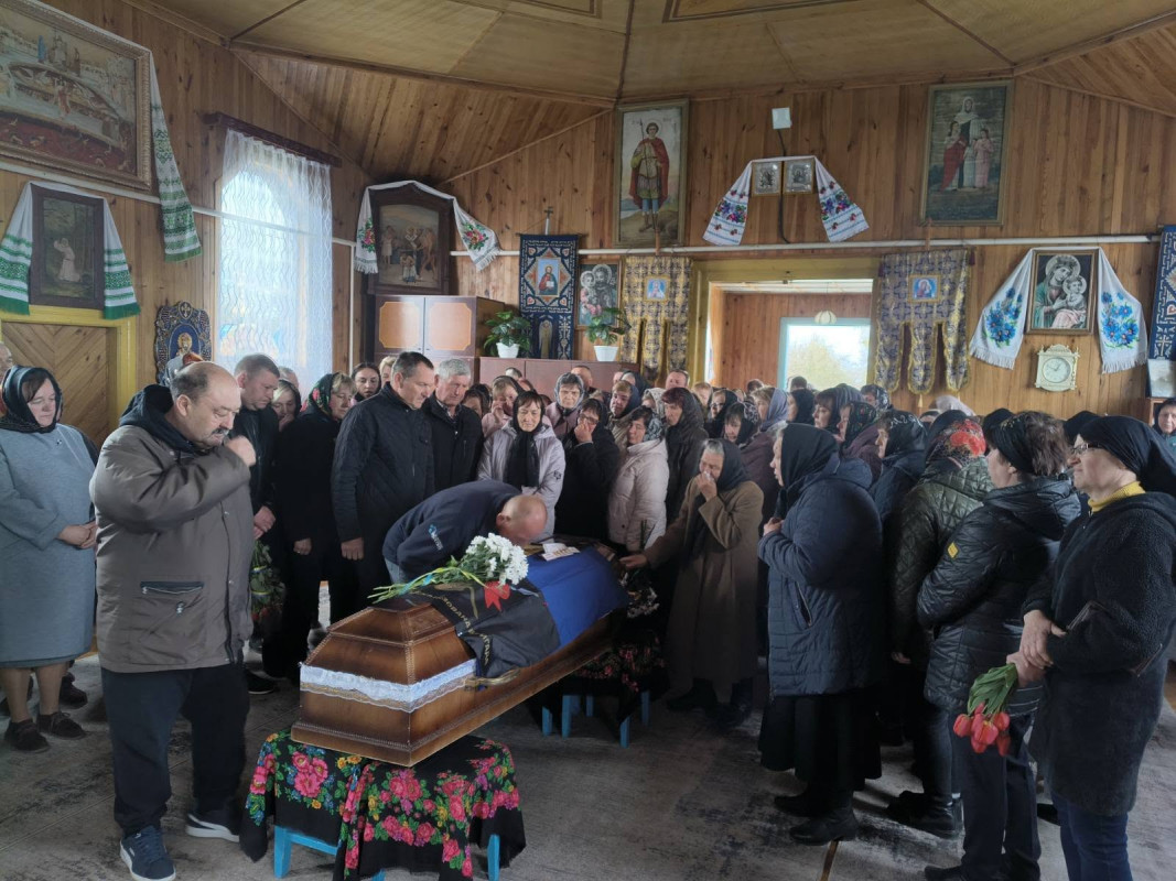 Рівно через рік після загибелі на Волині провели в останню дорогу Героя Юрія Камця