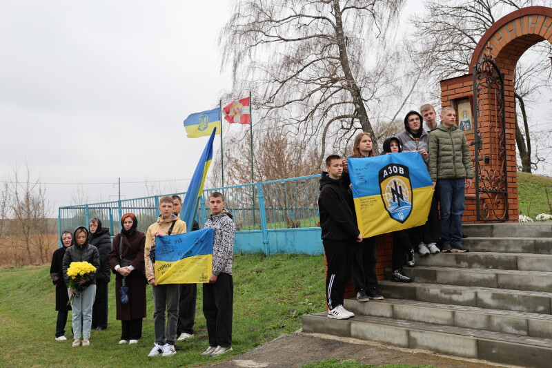 Загинув понад півтора року тому: у Луцькій громаді попрощалися з полеглим Героєм Іваном Матвіюком