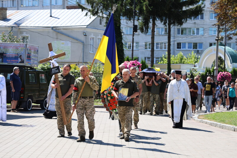 Загинув у бою на Донеччині: у Луцьку попрощалися із 35-річним Героєм Павлом Антонюком