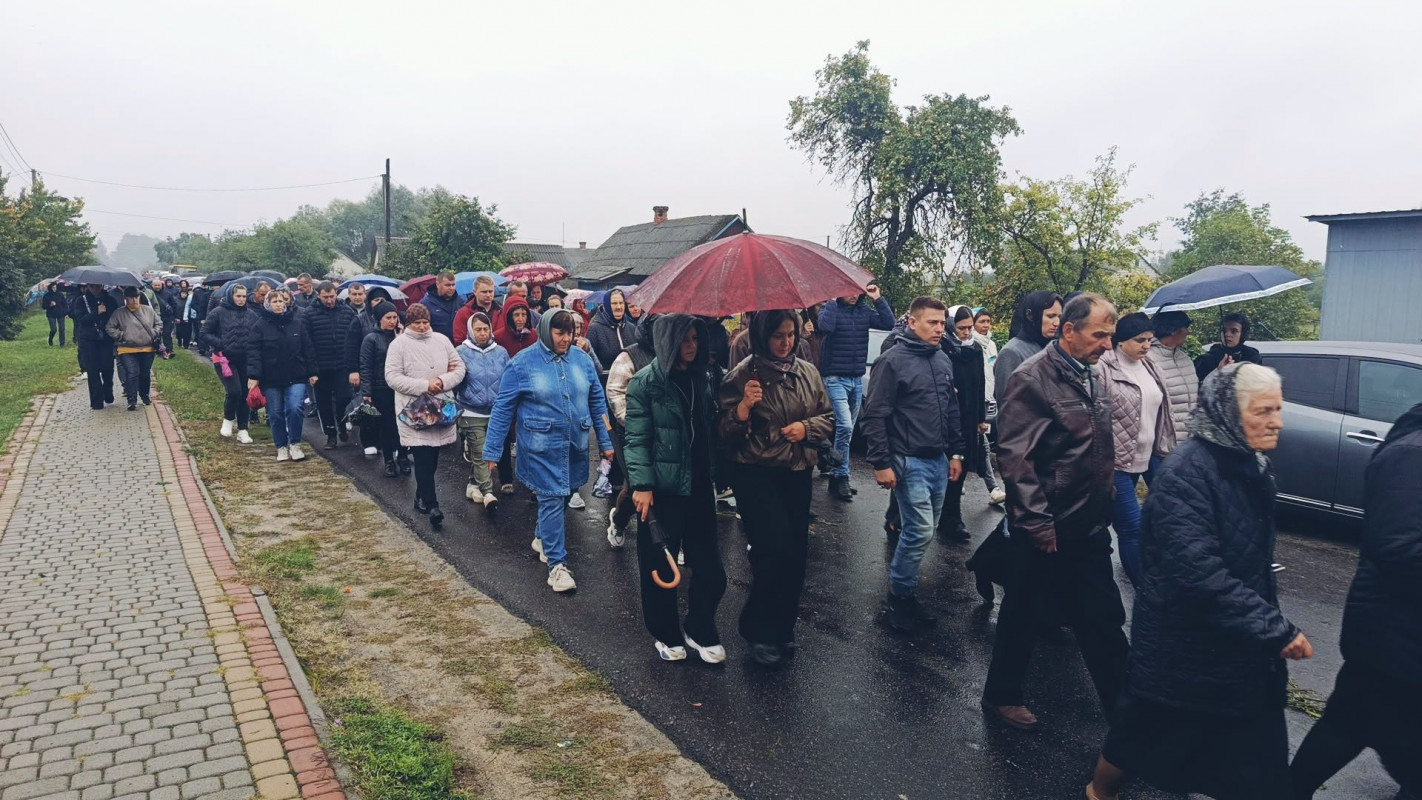 На Волині в останню путь провели 35-річного захисника Володимира Медведюка