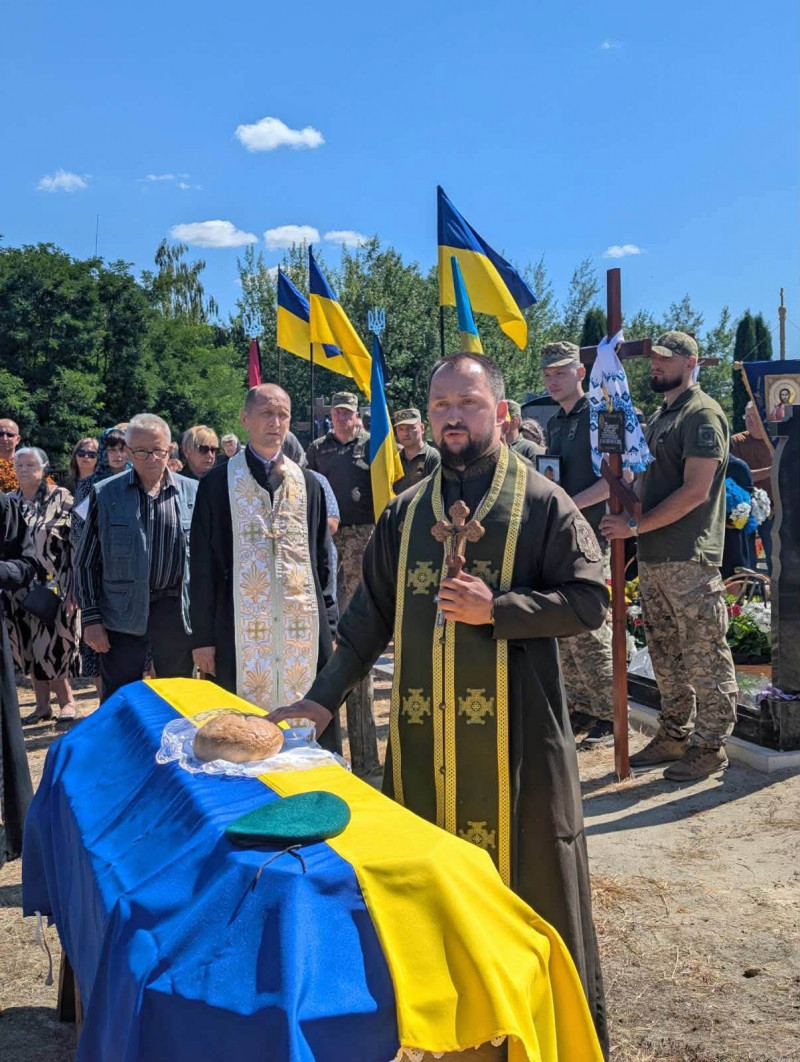 Півторарічний син більше не обійме батька: на Волині попрощалися з 30-річним воїном Віталієм Ксьондзиком
