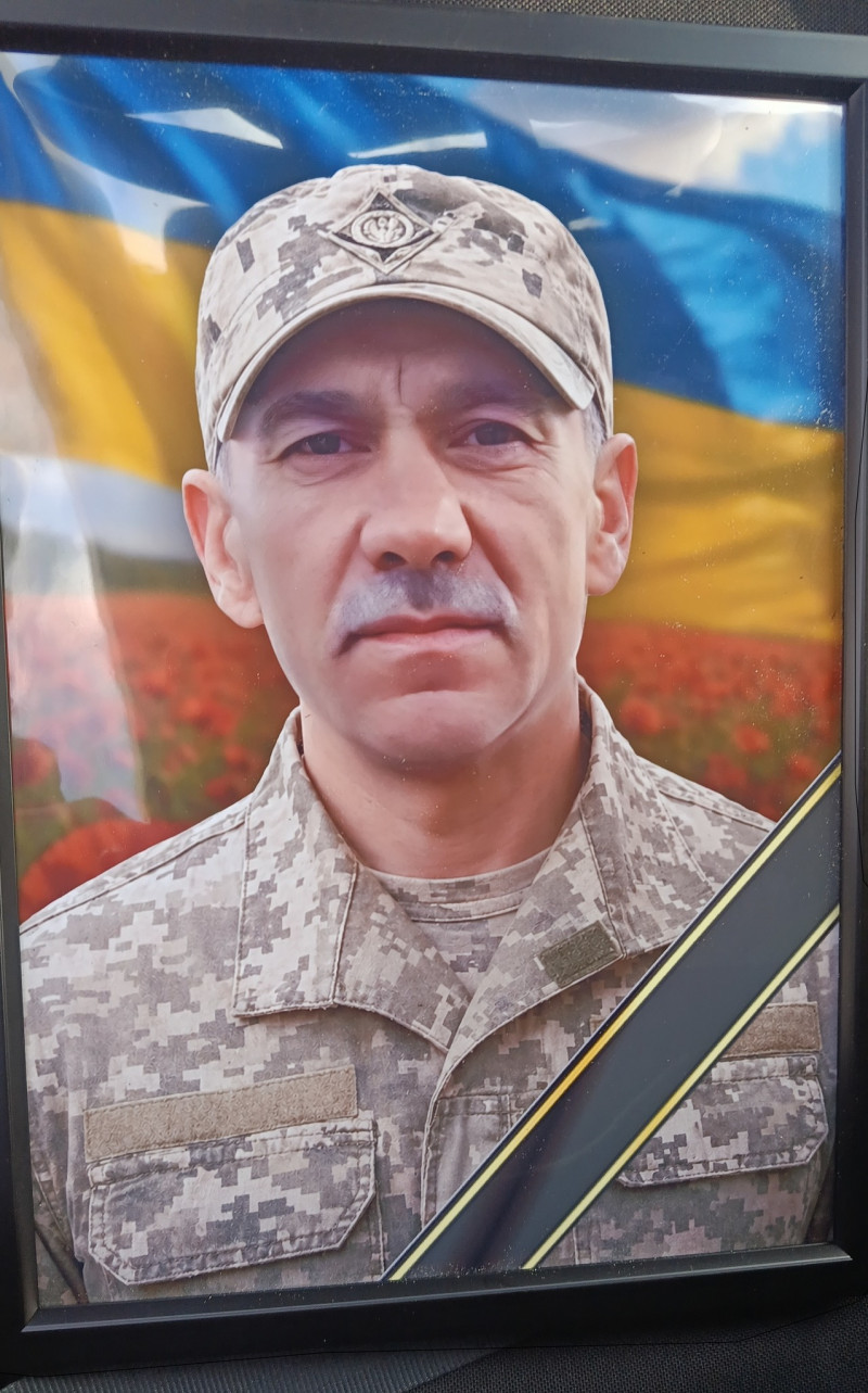 Добровільно став на захист країни: на Волині попрощалися із захисником Володимиром Павлюком