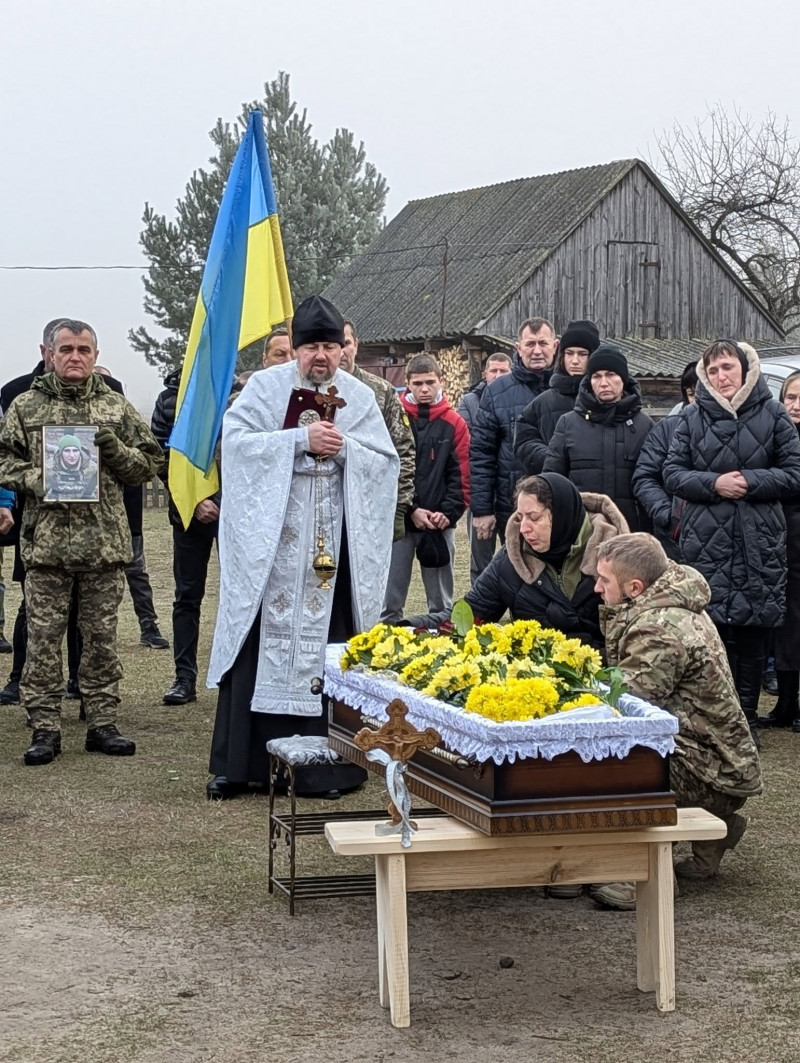 Завжди був готовий допомогти: на Волині провели в останню дорогу загиблого воїна Івана Оніщука