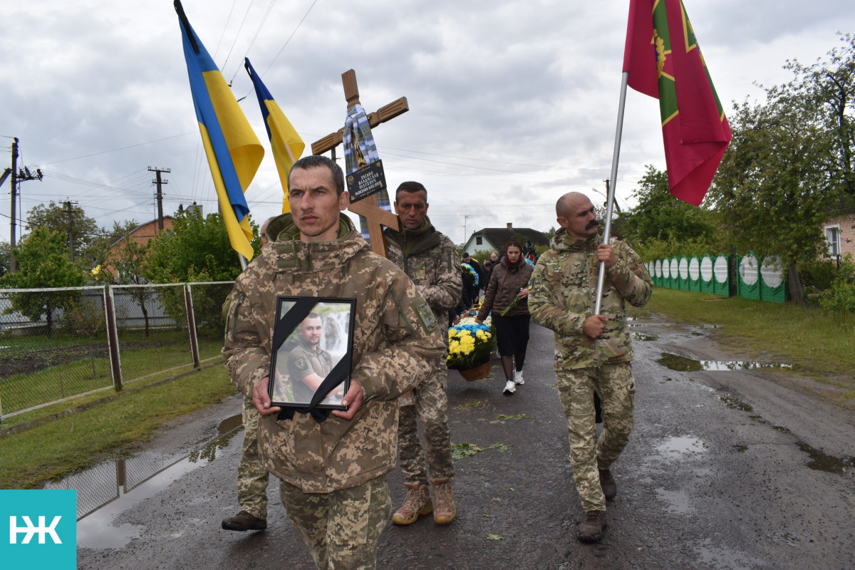 Мав святкувати весілля – натомість його провели в останню путь: на Волині попрощались з Героєм Владиславом Зуськом