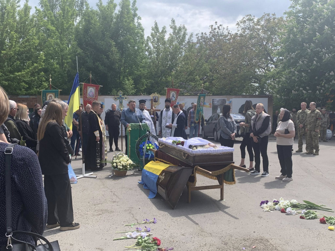 Загинув смертю Героя: на Волині провели в останню путь захисника Олега Хайбу