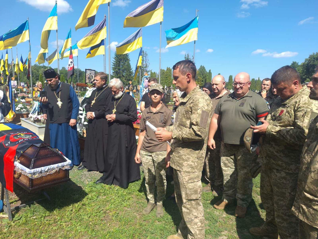 «Повернувся з-за кордону, щоб захищати Україну»: на Волині попрощалися з 27-річним Героєм Богданом Денисюком