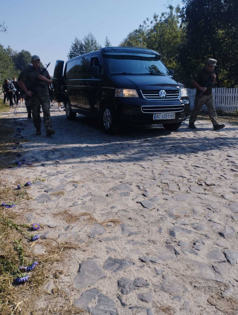 Загинув у бою на Харківщині: у Луцькому районі поховали Героя Василя Махновця