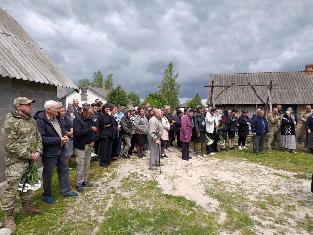 Майже 2 роки рідні жили вірою та надією: на Волині поховали Героя Володимира Віннічука, який довгий час вважався зниклим безвісти