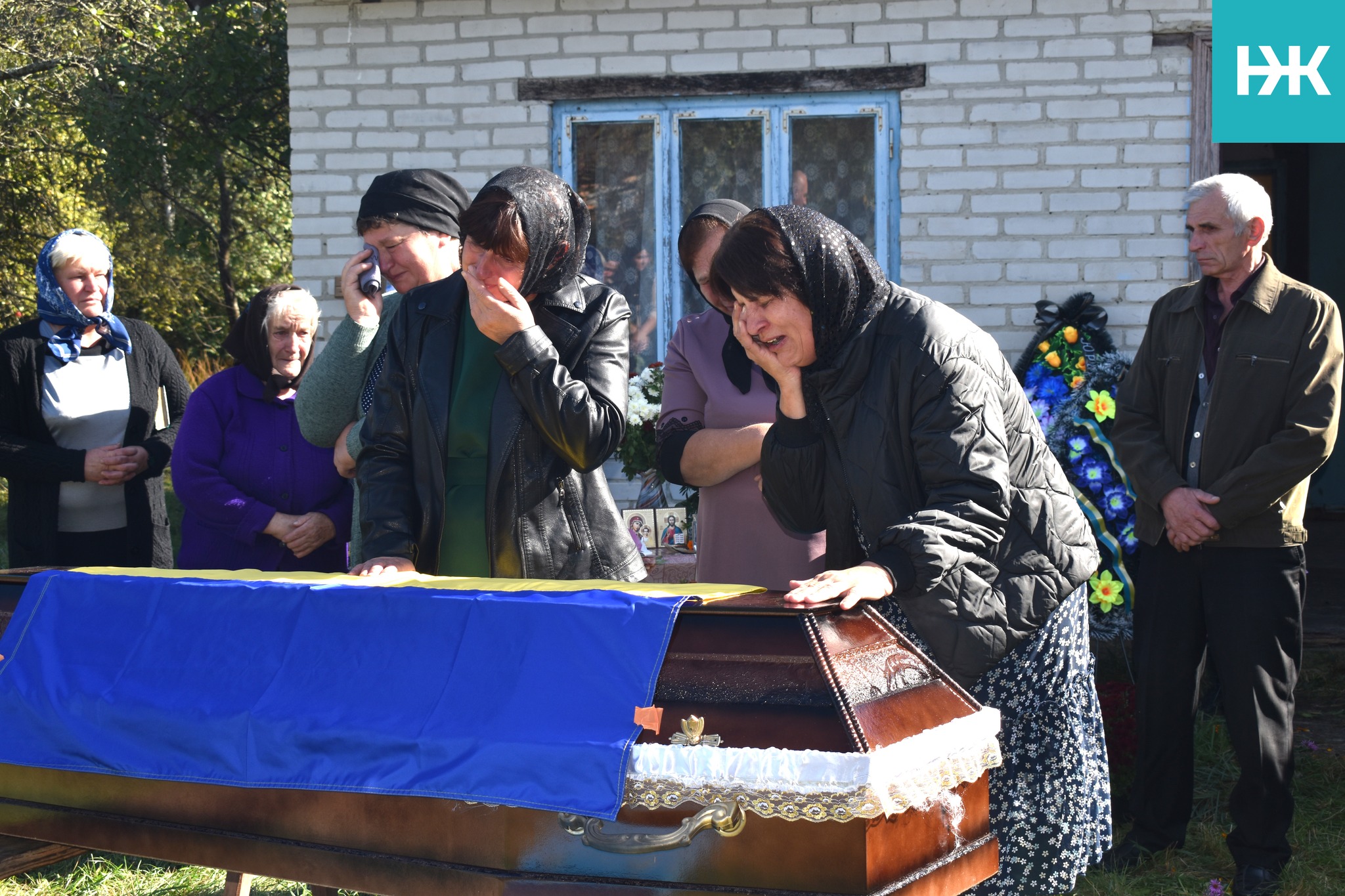 Пусткою залишилася хата, в якій чоловік жив до війни: на Волині в останню дорогу провели Героя Юрія Куха