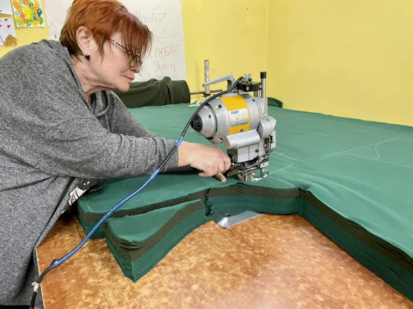 Є робота: у Нововолинську шитимуть теплий одяг для військових