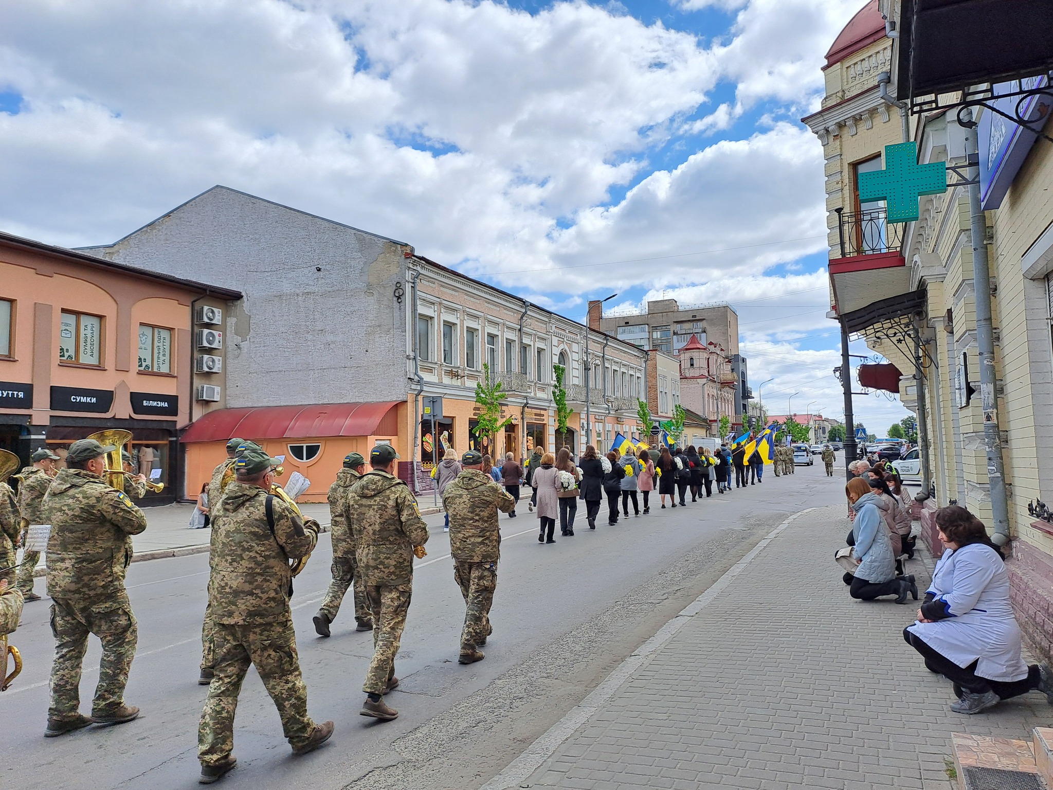 «Тато – моя душа, яку з мене вирвали»: на Волині в один день попрощалися з двома Героями - Максимом Плотніковим та Русланом Фатхудіновим
