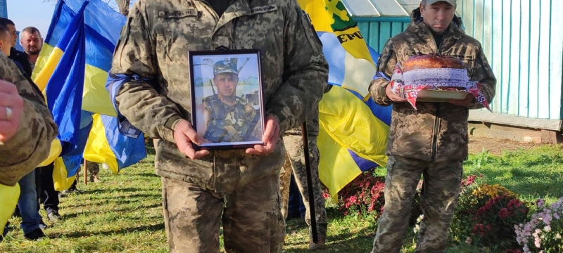 Загинув внаслідок удару FPV-дроном: волиняни попрощалися із загиблим Героєм Сергієм Семчуком