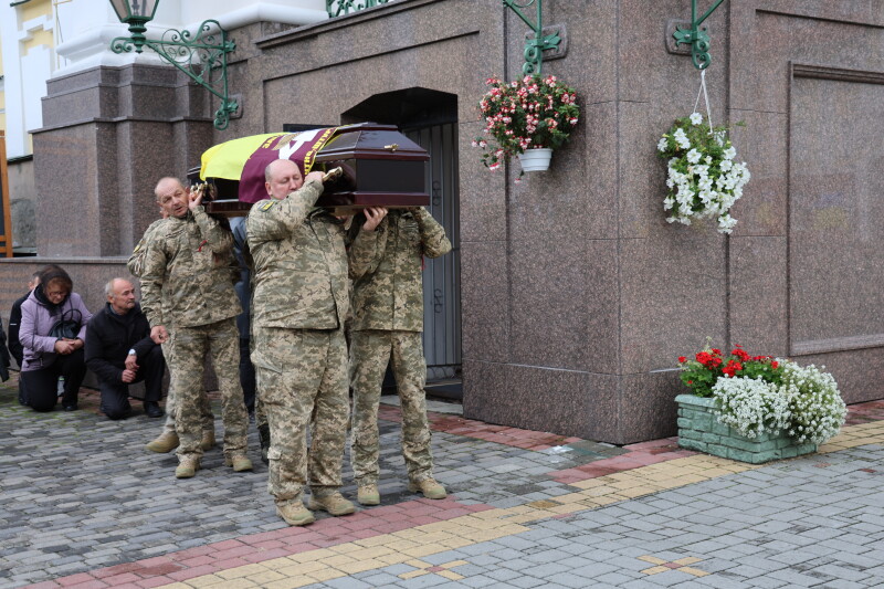 Не встиг створити сім’ю: у Луцьку попрощалися з Героєм Олексієм Кривовим, який довгий час вважався зниклим безвісти