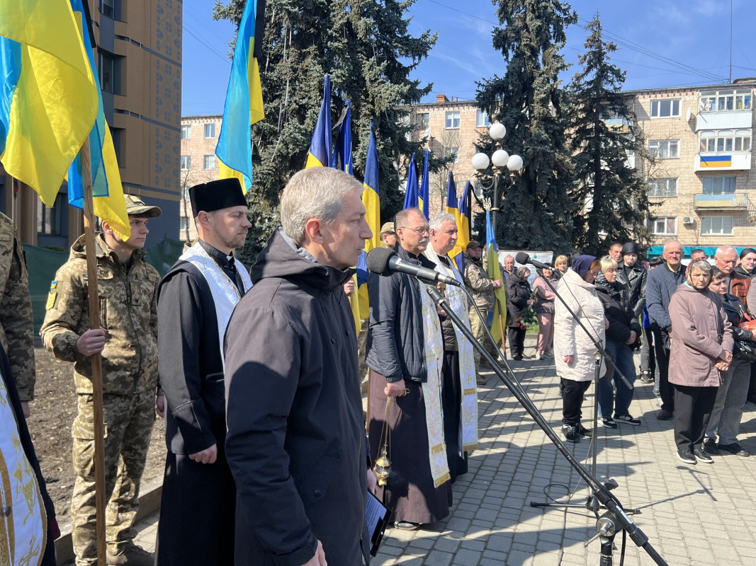 Ковелі у жалобі: громада провела в останню дорогу Героїв — Бориса Нестерука та Олександра Кратюка