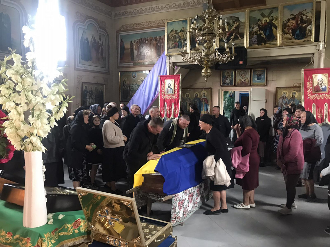 Загинув понад півтора року тому: на Волині в останню путь провели Героя Степана Приймака