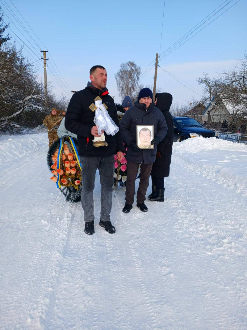 Приїхав у відпустку і серце зупинилося уві сні: на Волині поховали молодого захисника Ігоря Трохимчука