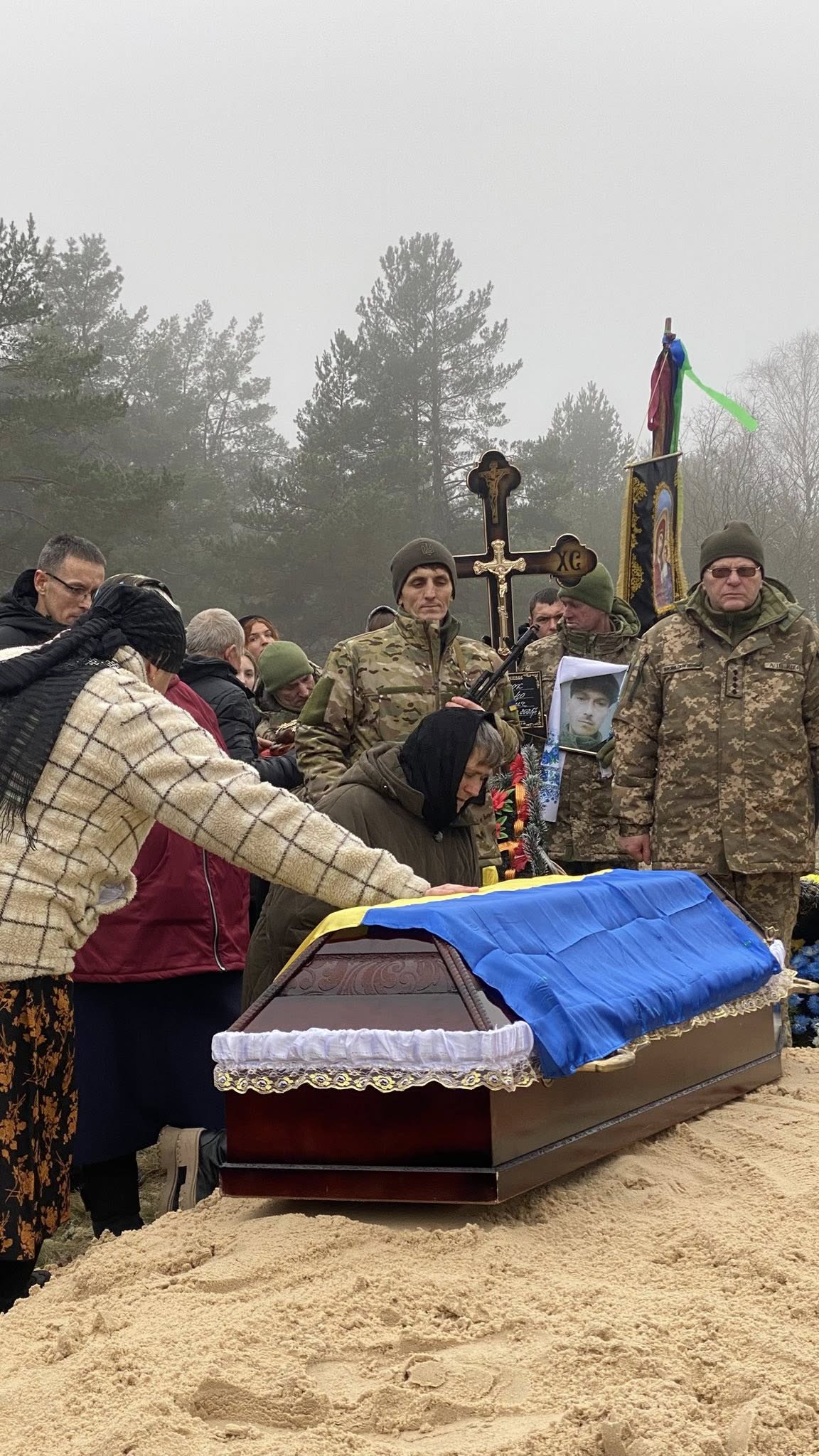 Герою назавжди 35: на Волині провели в останню путь загиблого воїна Дмитра Вавдіюка