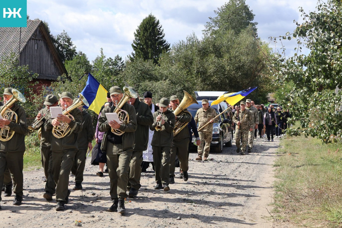 У громаді на Волині попрощалися із загиблим на Сумщині захисником Володимиром Хвесиком