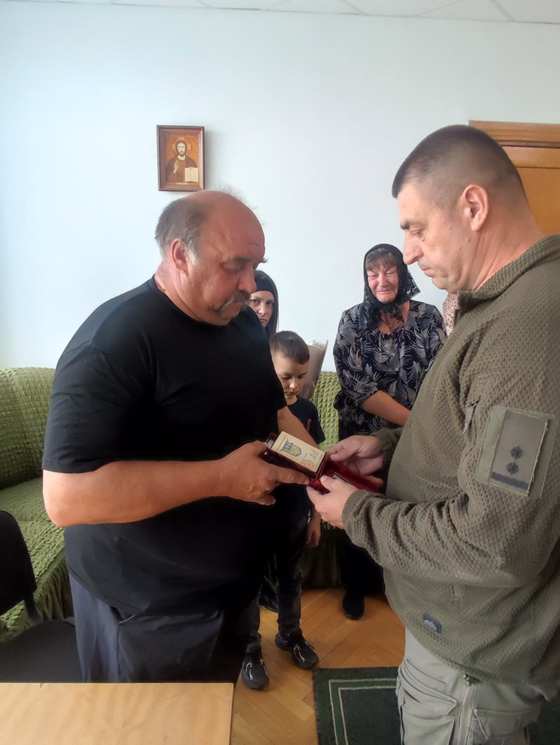 Рідним Героя з Волині Павла Шумчука вручили посмертну нагороду воїна