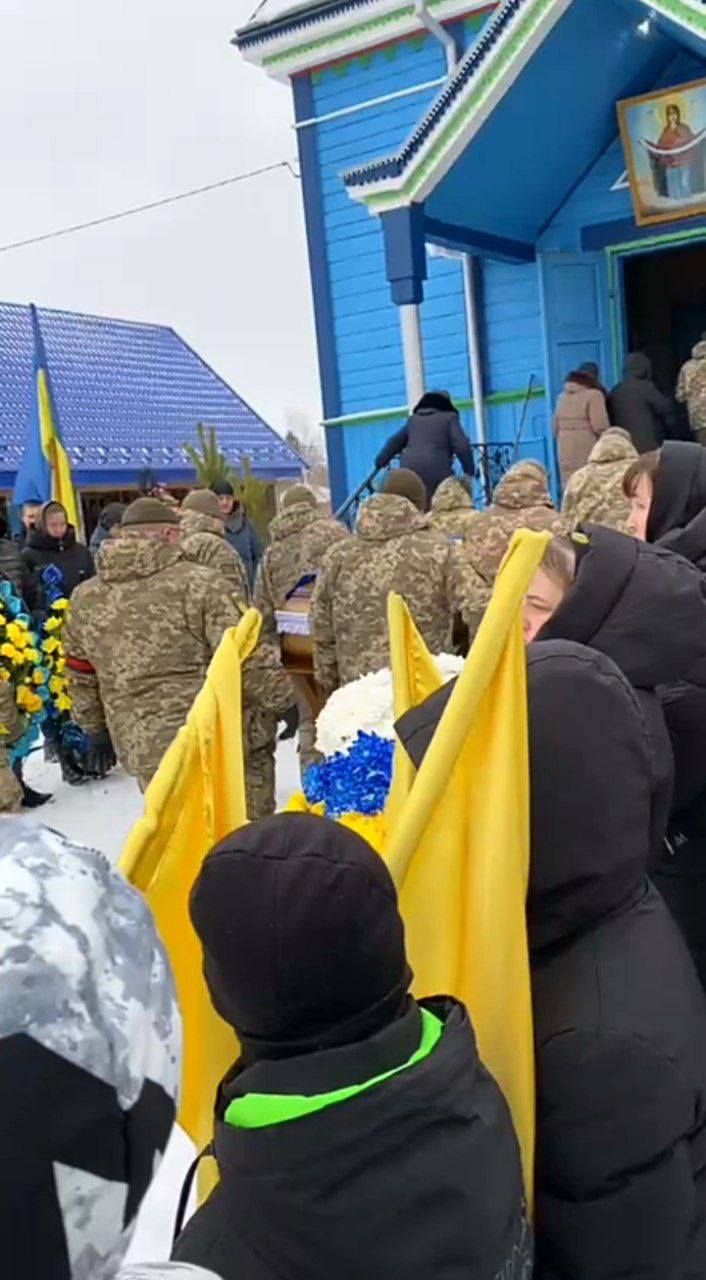 Громада провела в останню путь 53-річного Героя Юрія Зінчука