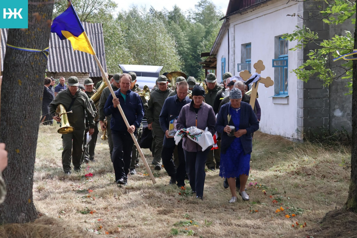 У громаді на Волині попрощалися із загиблим на Сумщині захисником Володимиром Хвесиком