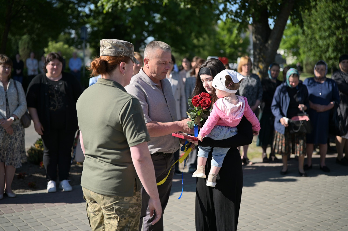 Їм назавжди 21 і 22 роки: на Волині родинам загиблих Героїв вручили посмертні нагороди