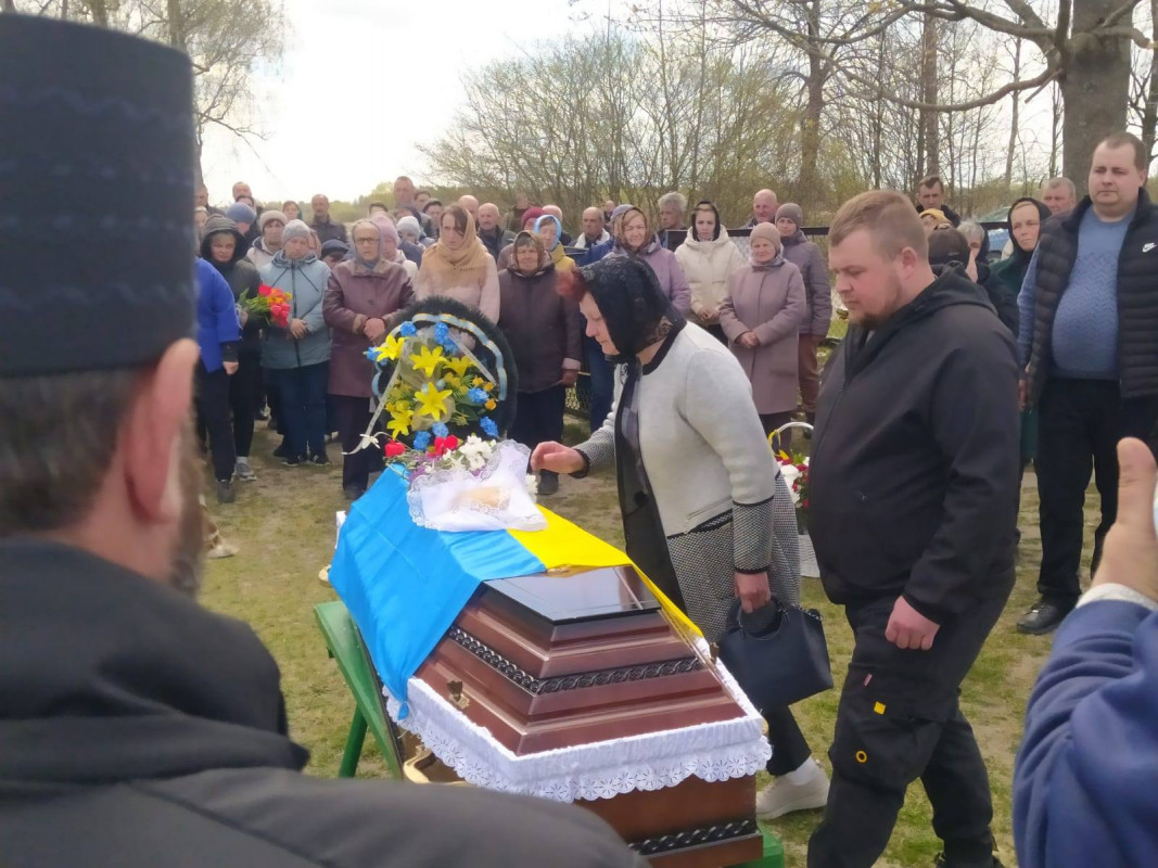 Понад півтора року вважався зниклим безвісти: у громаді на Волині попрощалися із воїном Юрієм Мухіним