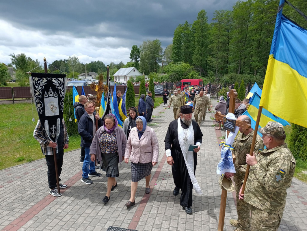 Майже 2 роки рідні жили вірою та надією: на Волині поховали Героя Володимира Віннічука, який довгий час вважався зниклим безвісти