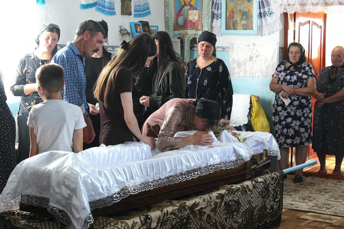 Життя забрала не ворожа куля, а підступна хвороба: на Волині провели в останню путь Віктора Ковальчука