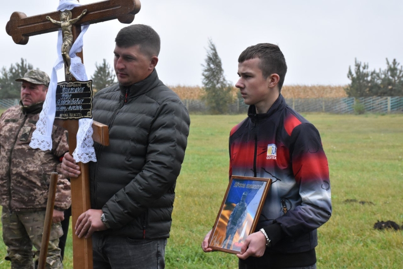 Більше року вважався зниклим безвісти: на Волині прощалися з Героєм Ігорем Пархомюком