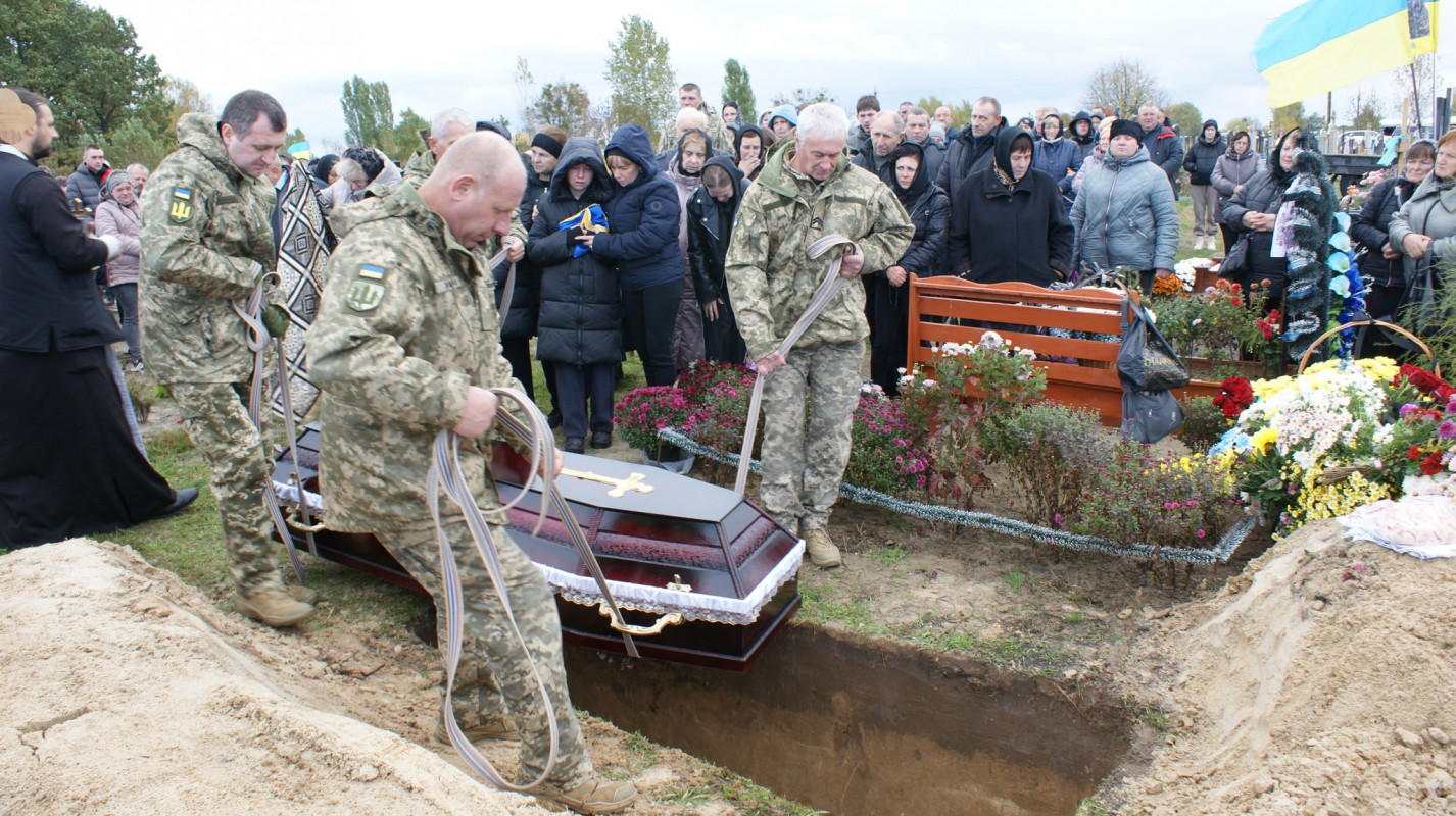 Світла людина зі щирим серцем: на Волині попрощалася з військовим Миколою Пахлею
