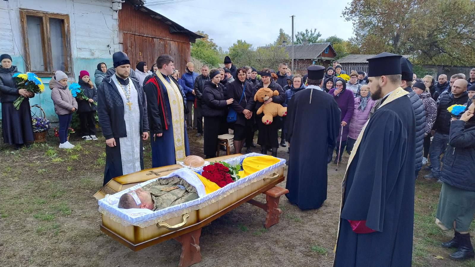 Загинув унаслідок ворожого обстрілу: на Волині попрощались з Героєм Іваном Горбачем
