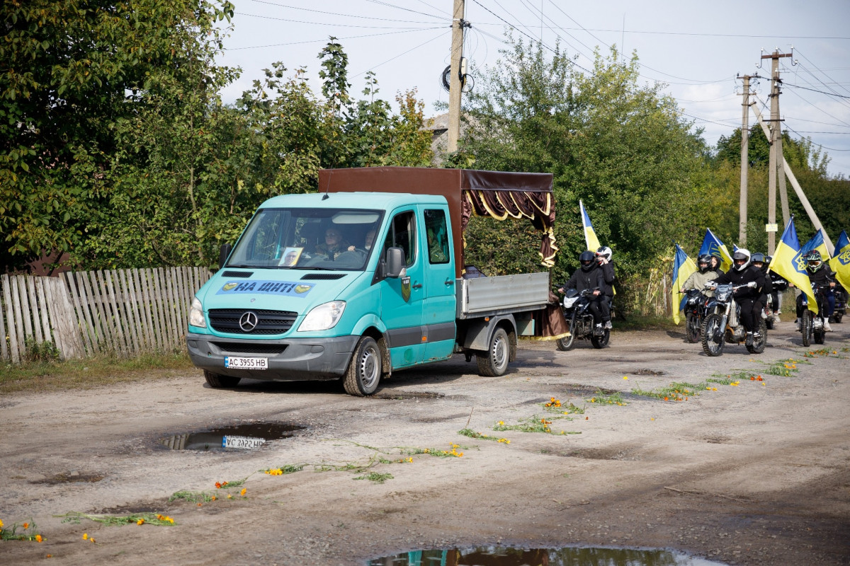 Загинув в бою за Україну: на Волині попрощалися з Героєм Олександром Синяговським