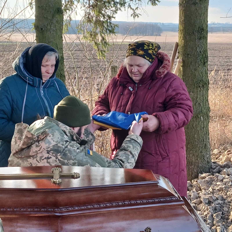 Перебував на лікуванні та сподівався на швидке одужання: на Волині провели в останню путь Героя Олександра Атласа