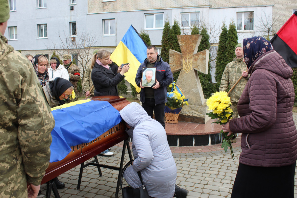 Півтора року невідомості: на Волині попрощалися із загиблим на Курщині Валентином Волошиним