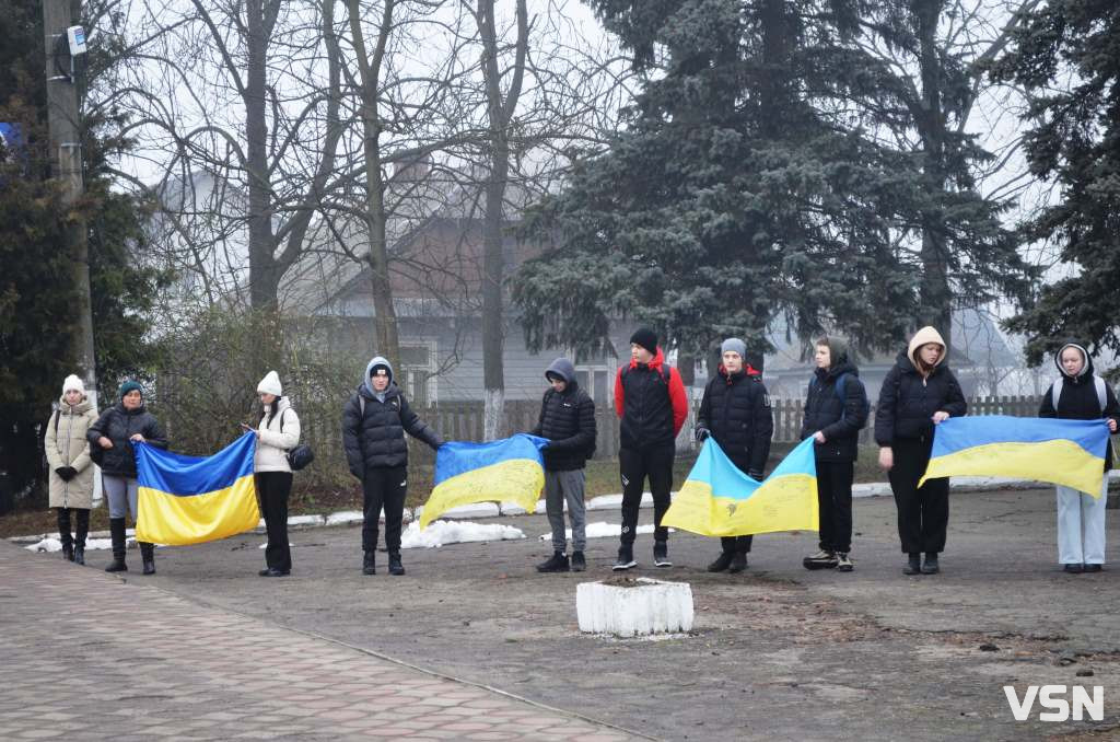 «Для нас – це одна хвилина, для них – Вічність»: у прикордонному місті на Волині вшанували тих, хто загинув від війни