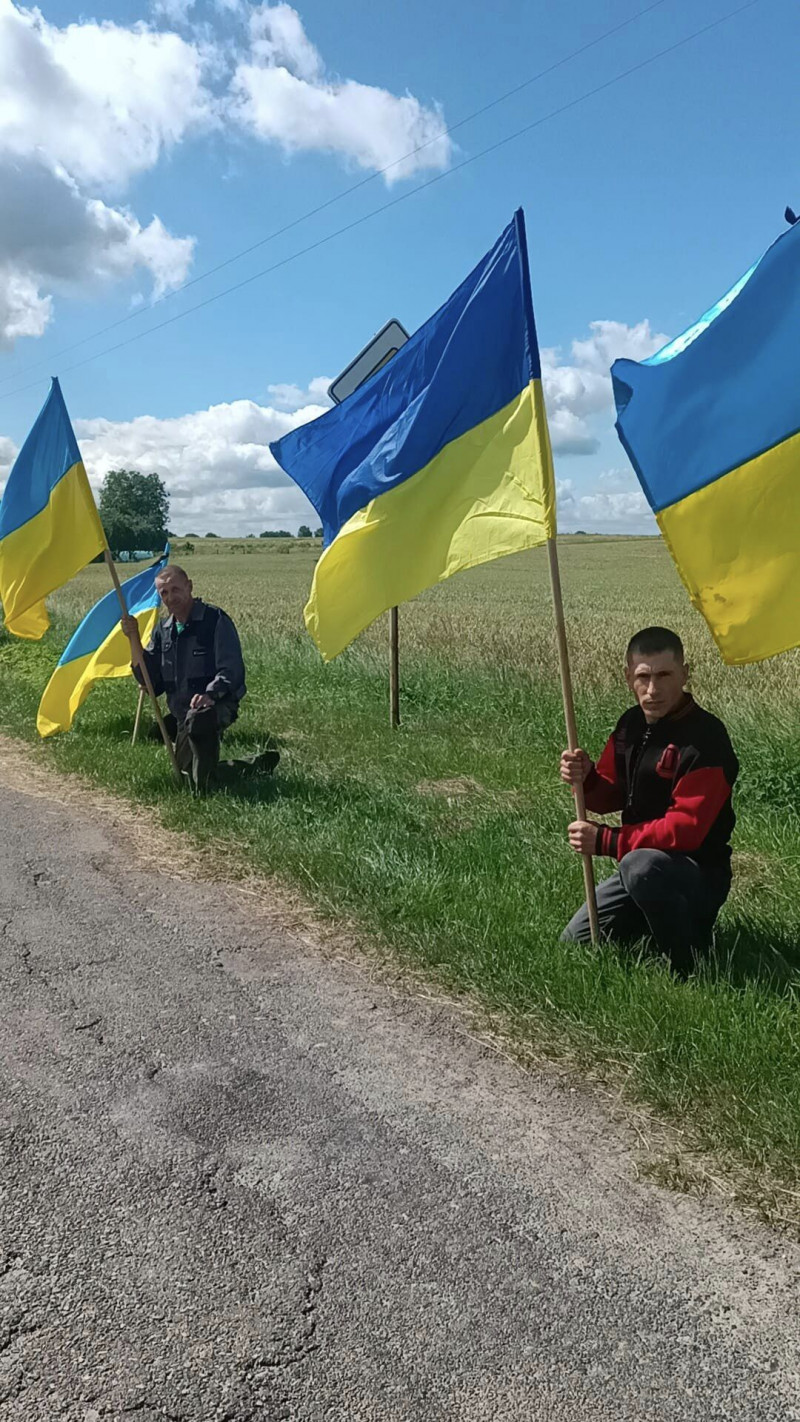 У селі на Волині в останню дорогу провели 31-річного Героя Володимира Столярчука