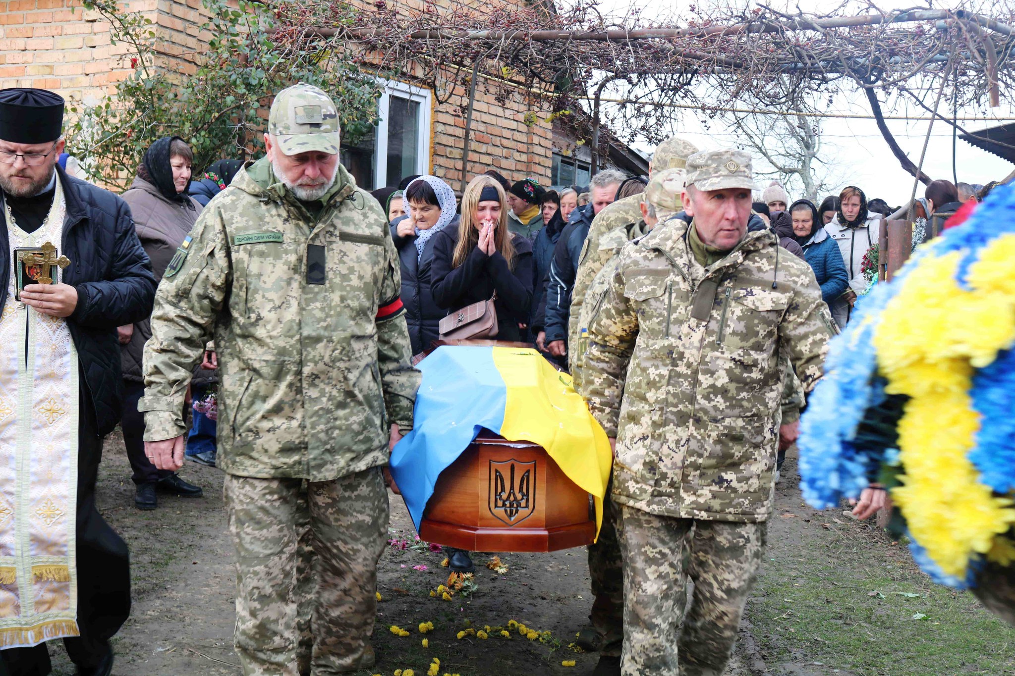 Маленька донечка втратила батька: на Волині попрощались з Героєм, який майже рік вважався зниклим безвісти
