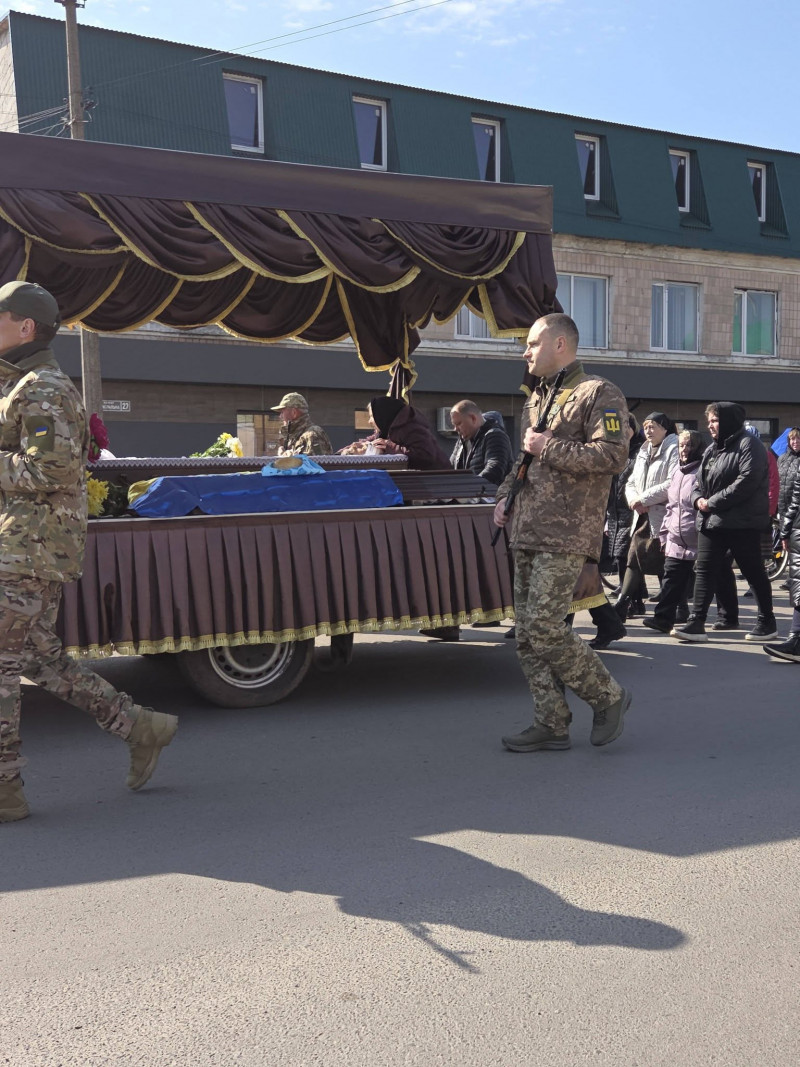 «Не стало захисника для України, для матері – сина, для сестри – брата»: на Волині похоронили Героя Сергія Стеренчука