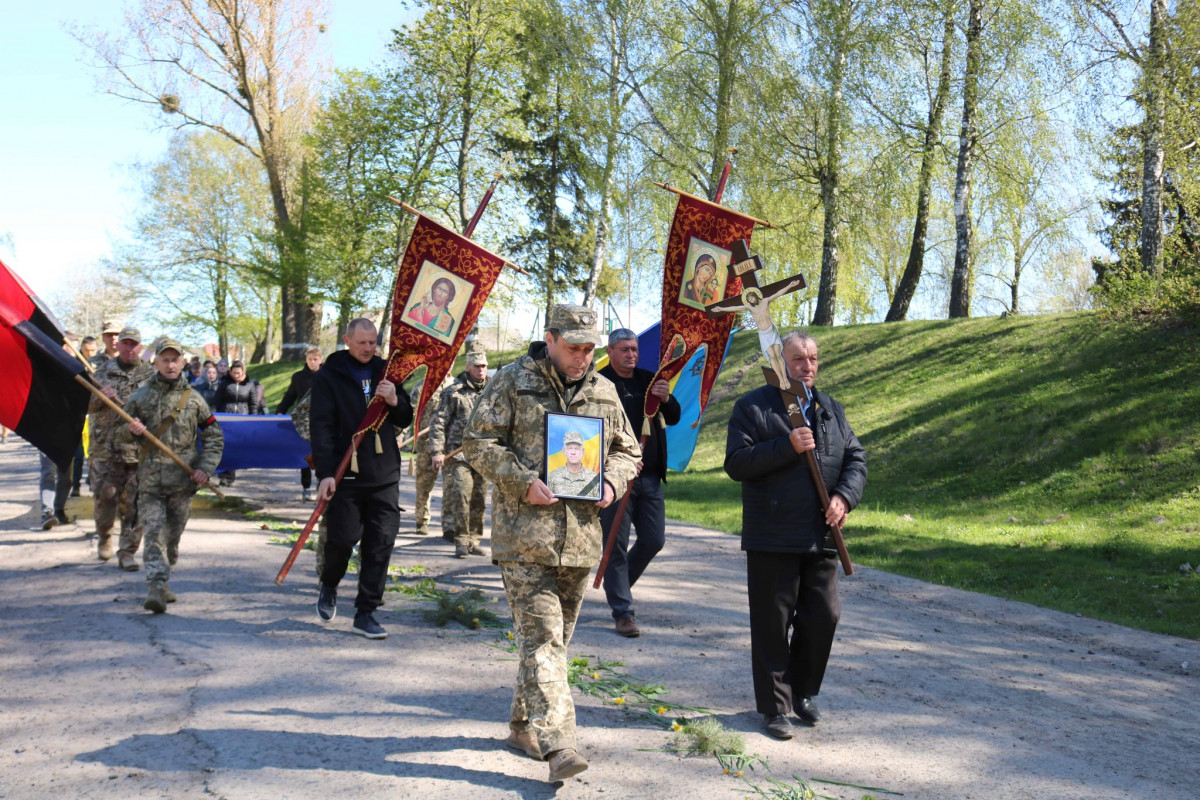 На Волині провели в останню дорогу захисника Івана Гутверта